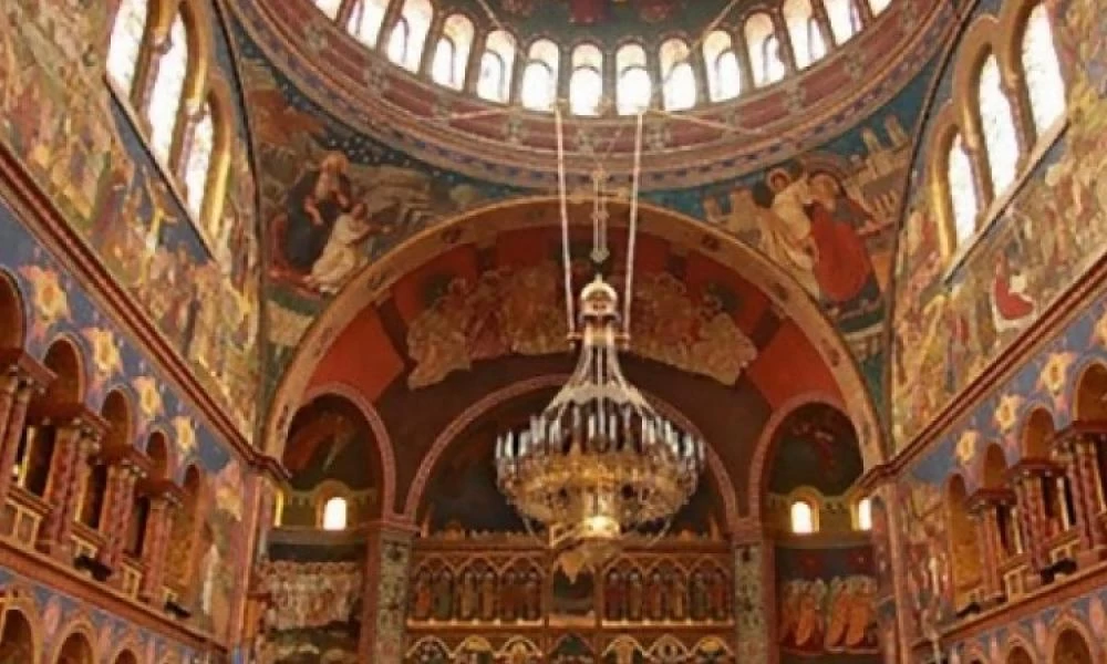 Λάρνακα: Πιστοί μετέβησαν σε εκκλησία – Μοίρασε εξώδικα η Αστυνομία